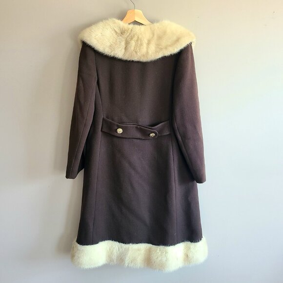 Vintage 1960s brown pure virgin wool coat with beige mink collar and trim. - Picture 3 of 14